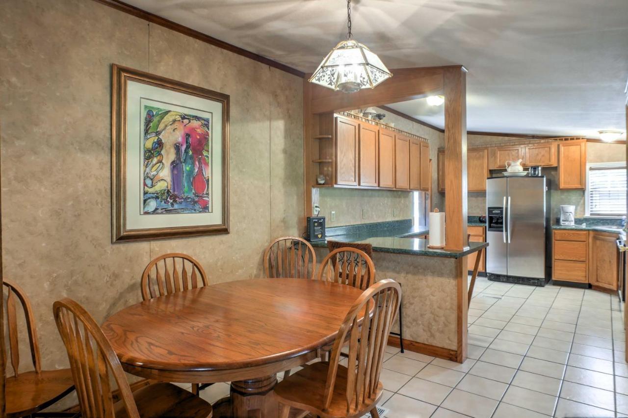 Ooltewah Cabin With Grill, Pool Table And Porch! Bagian luar foto