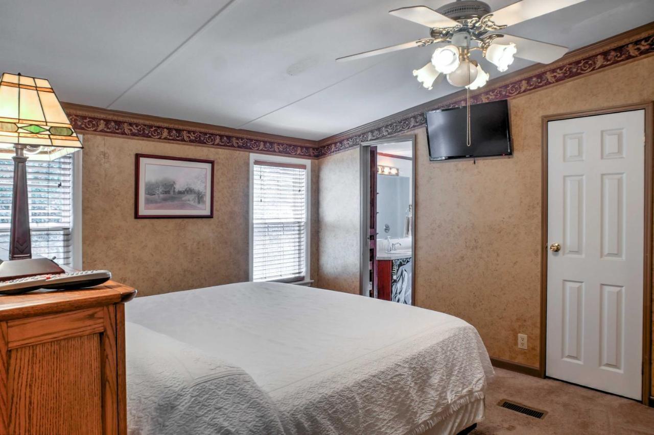 Ooltewah Cabin With Grill, Pool Table And Porch! Bagian luar foto